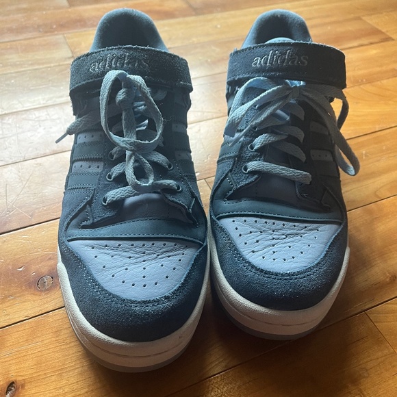 Adidas Forum Lows - Picture 1 of 5